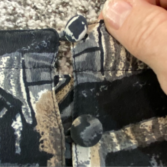 GROVE AVENUE - SIZE MEDIUM - ABSTRACT PRINT - OVERSIZED WASHABLE SILK TOP B5 - Picture 8 of 10